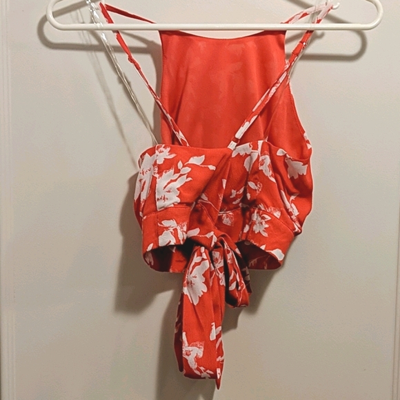 NWT DO+BE Floral Tie Back Halter Crop Top - Picture 3 of 6